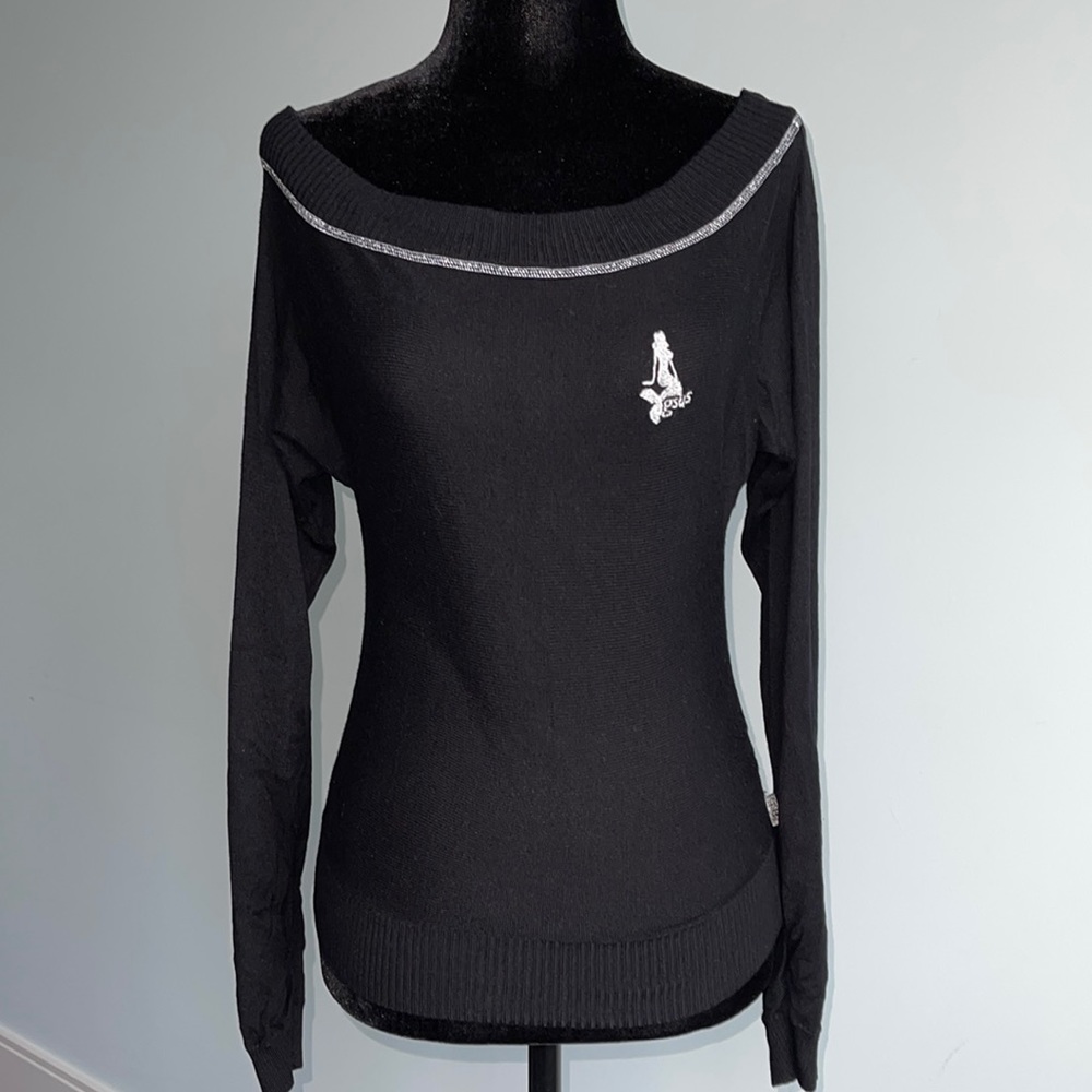 Gsus off the shoulder sweater. XS
